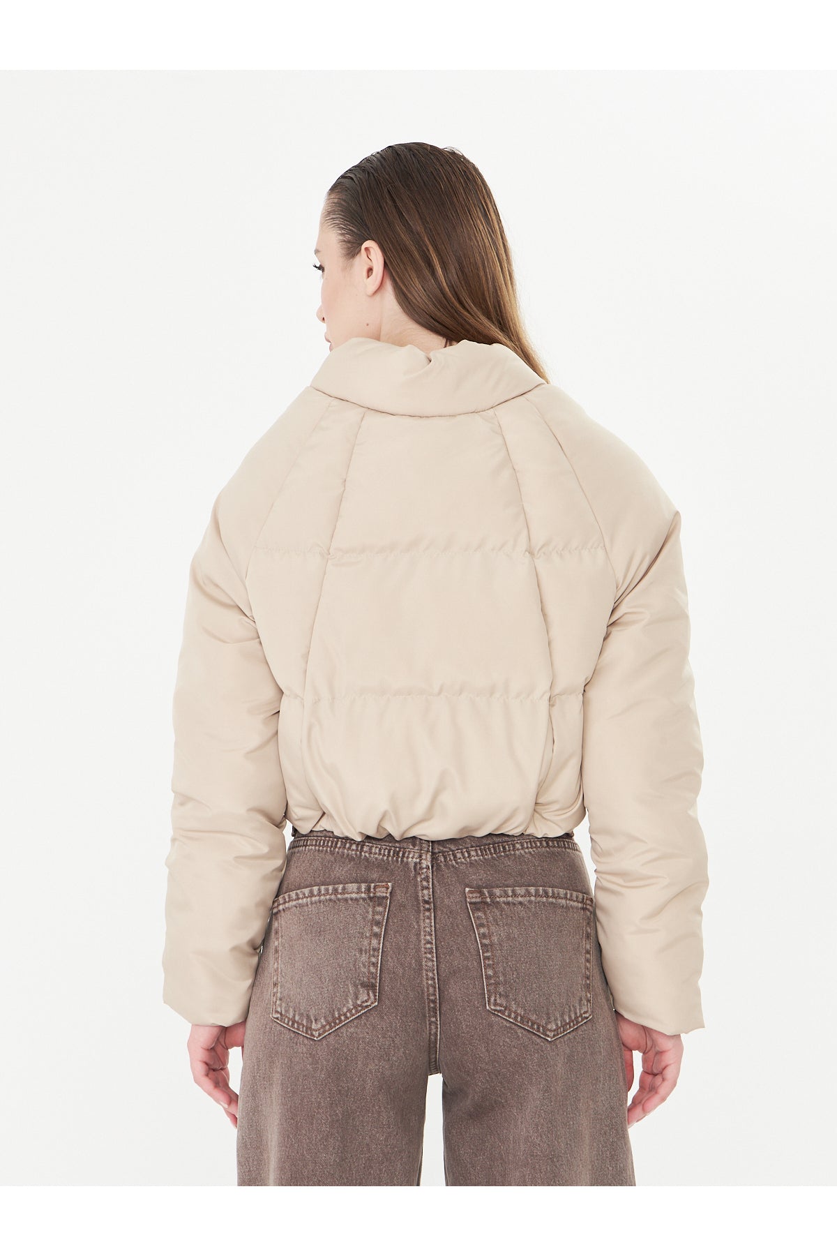 Kadın Mont Şişme Kadın Mont Bej Kısa Önden Çıtçıtlı Bel Lastikli Crop Mevsimlik Şık Yarım